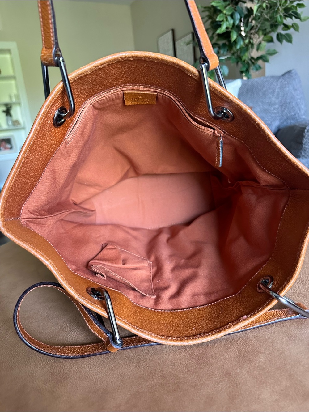 AUTHENTIC Gucci Beige GG Canvas Tote with Brown Leather Handles and Orange Trim - Picture 6 of 9